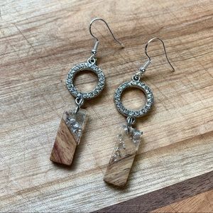 βοΈ Silver Rhinestones with Wood Silver Fleck Resin Hanging Earrings